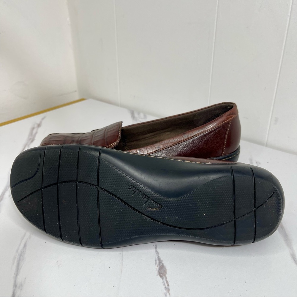 Clarks Everyday Women's Croc-Embossed Brown Leather Flats, 7.5 - Picture 8 of 9